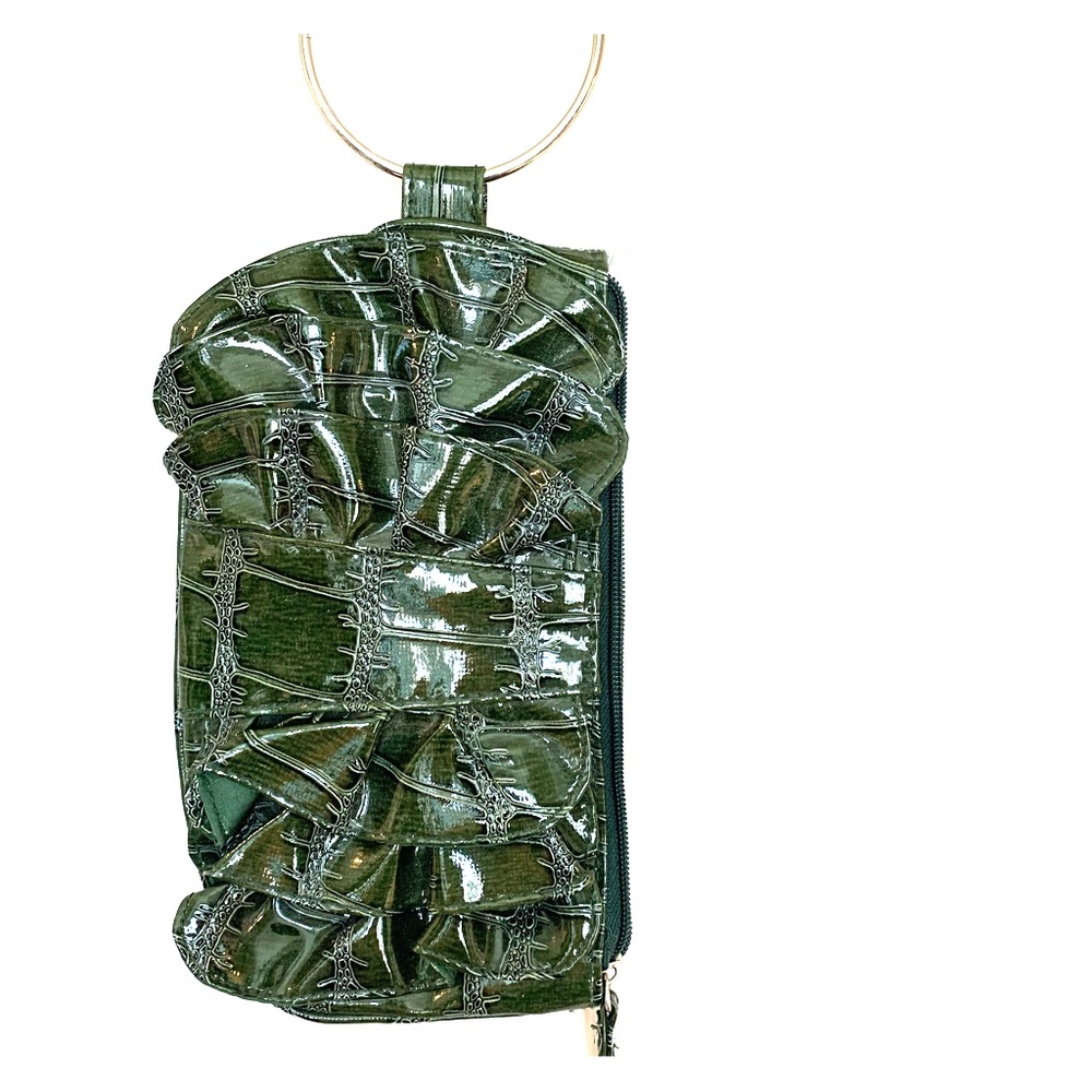 Green wristlet